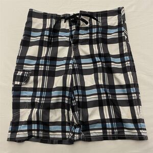 BKE Sport 32 x 11" Gray / Blue Plaid Athletic Fit‎ Tie Front Boardshorts